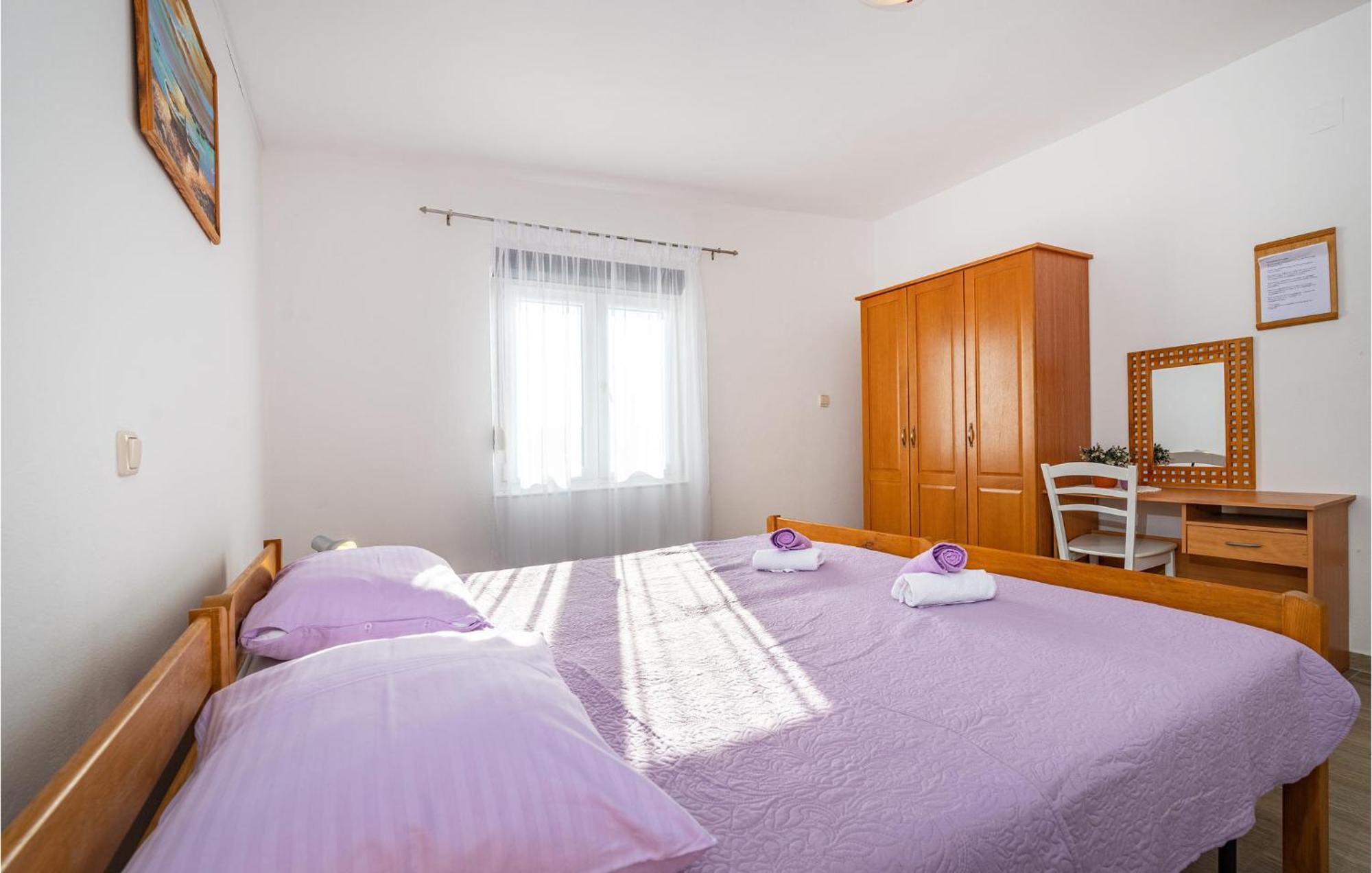 Beautiful Home In Rovanjska With Wifi Kültér fotó